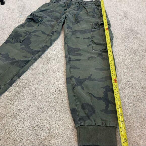 Aritzia TNA Twin Falls camo cargo jogger pants size XS - Picture 6 of 10